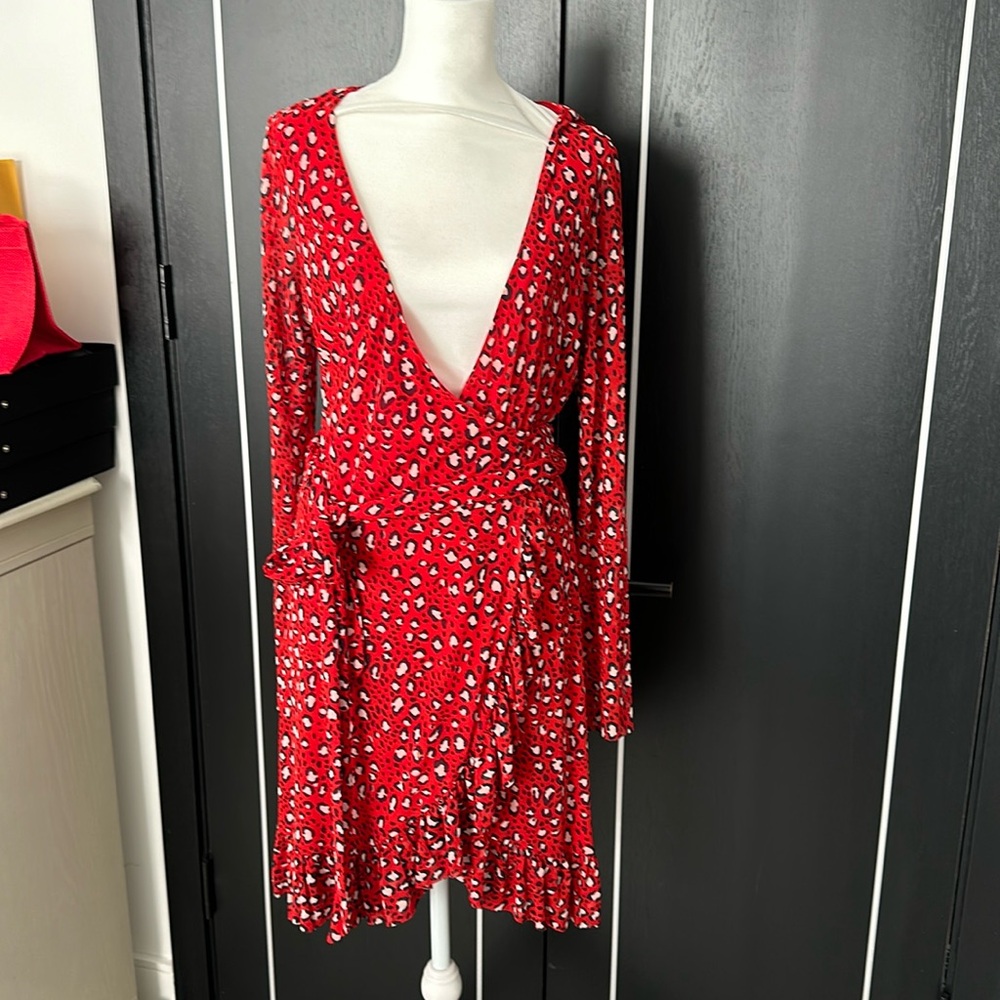 Beautiful red dress for holidays - Picture 1 of 3